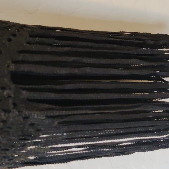 Arden B-Classy LaceDress - Picture 4 of 7